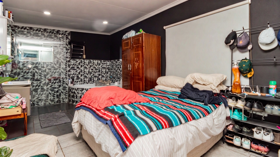 4 Bedroom Property for Sale in Raceview Gauteng