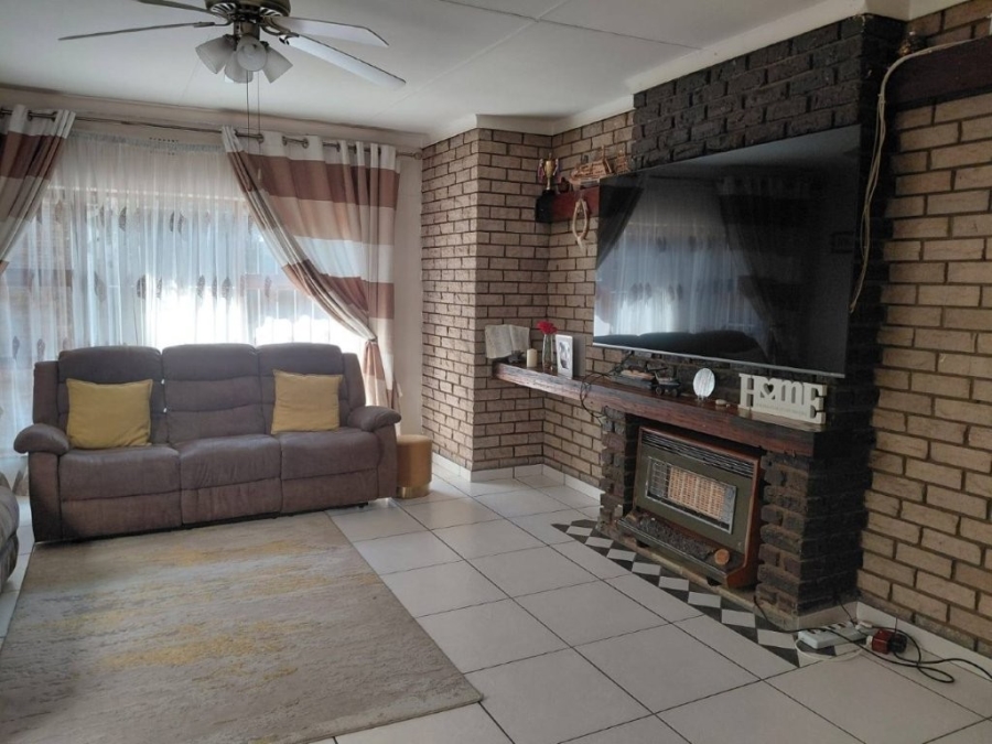4 Bedroom Property for Sale in Eden Glen Gauteng