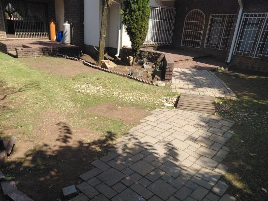 4 Bedroom Property for Sale in Eden Glen Gauteng