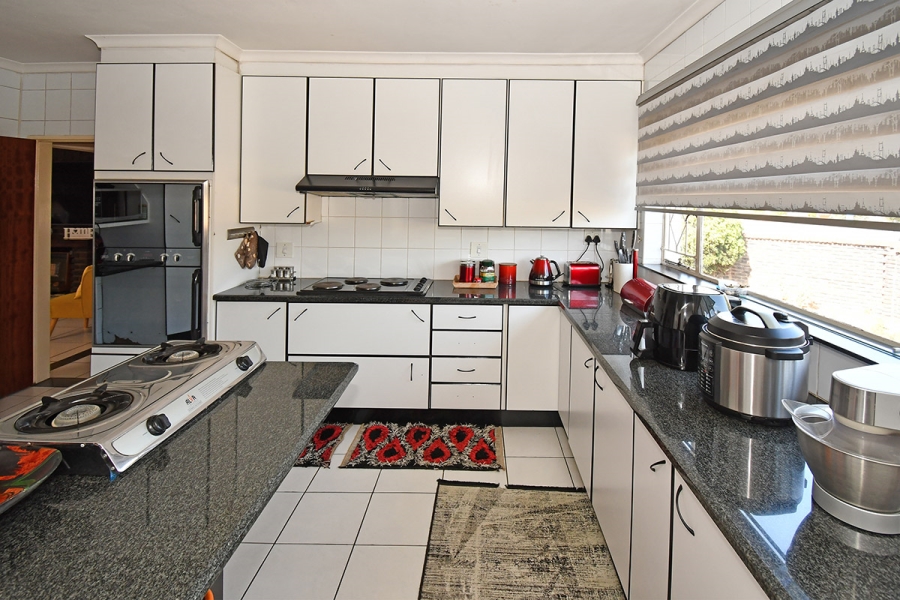 To Let 4 Bedroom Property for Rent in Eden Glen Gauteng