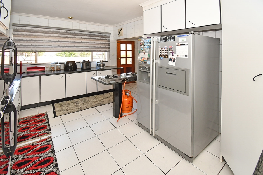 To Let 4 Bedroom Property for Rent in Eden Glen Gauteng