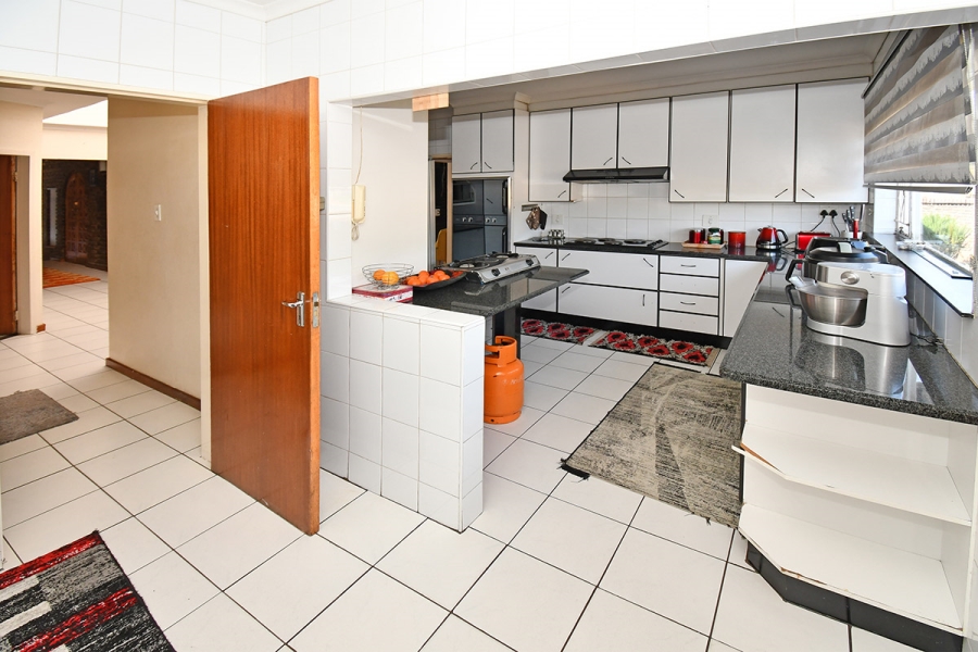 To Let 4 Bedroom Property for Rent in Eden Glen Gauteng