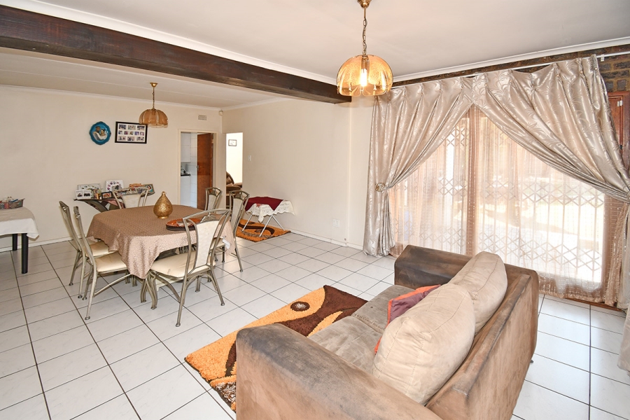 To Let 4 Bedroom Property for Rent in Eden Glen Gauteng