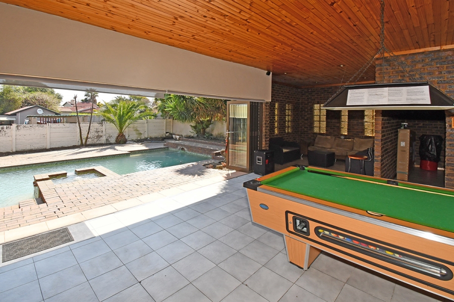 To Let 4 Bedroom Property for Rent in Eden Glen Gauteng