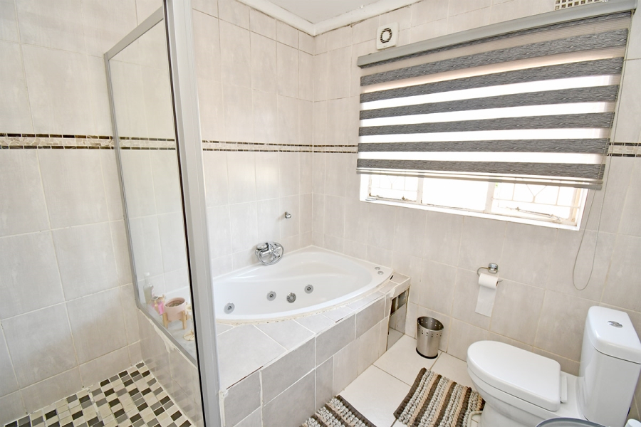 To Let 4 Bedroom Property for Rent in Eden Glen Gauteng