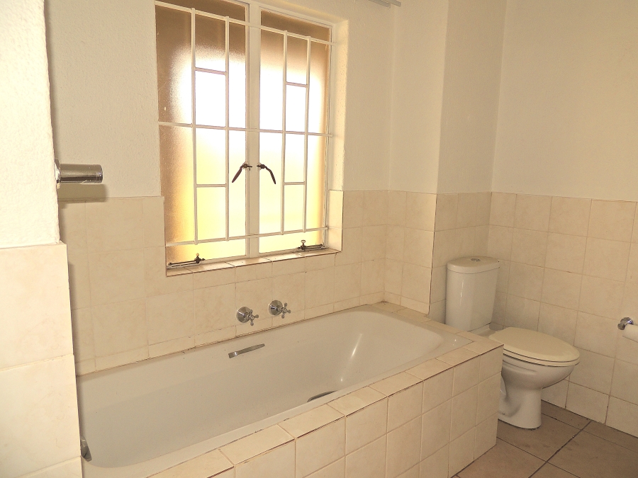 1 Bedroom Property for Sale in Willowbrook Gauteng