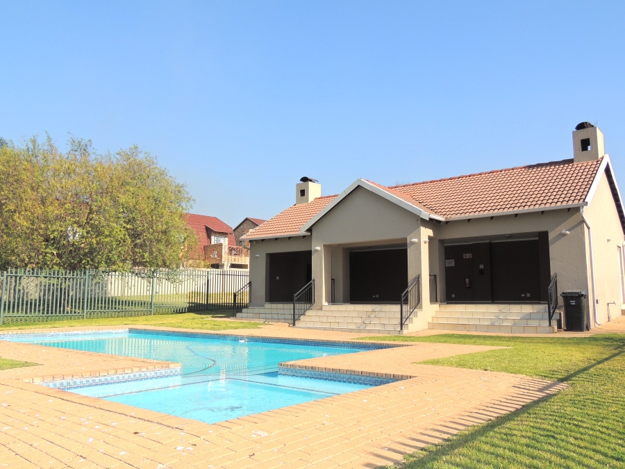 1 Bedroom Property for Sale in Willowbrook Gauteng
