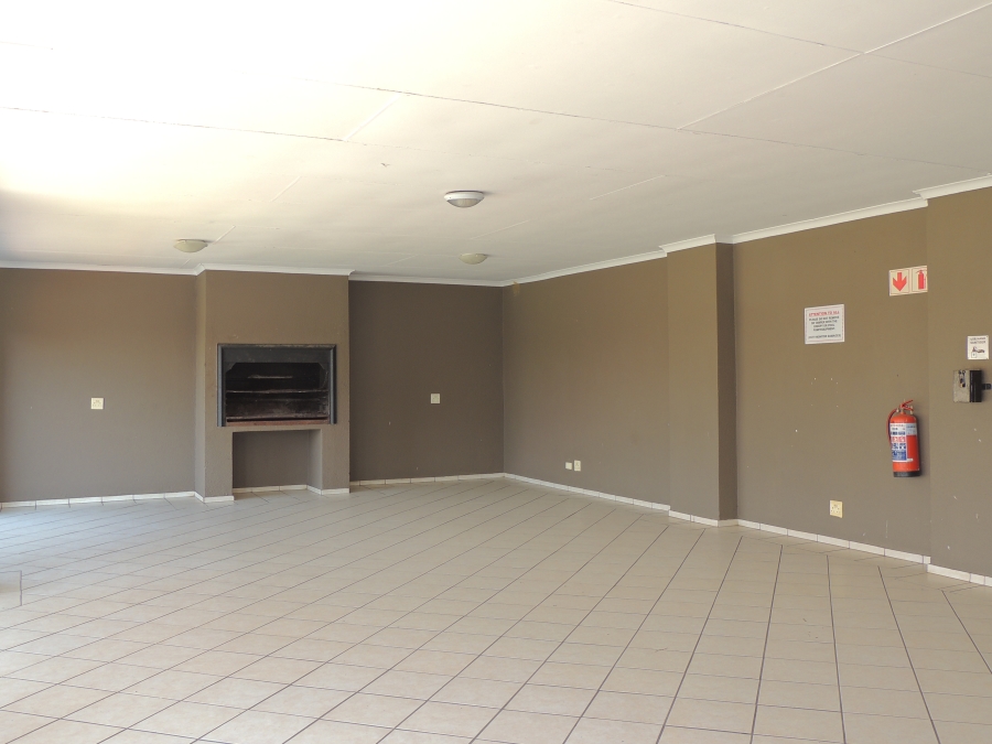 1 Bedroom Property for Sale in Willowbrook Gauteng