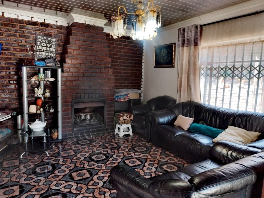 3 Bedroom Property for Sale in Brackendowns Gauteng