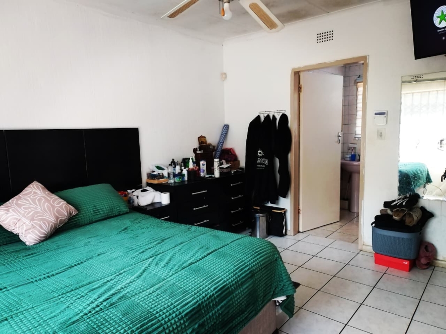 3 Bedroom Property for Sale in Brackendowns Gauteng