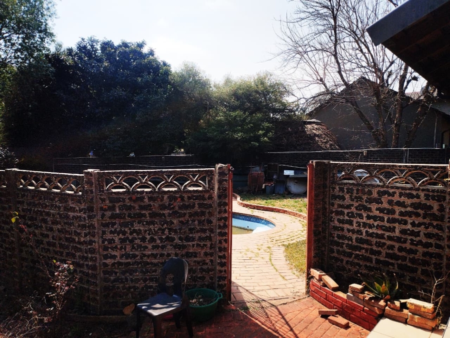 3 Bedroom Property for Sale in Brackendowns Gauteng