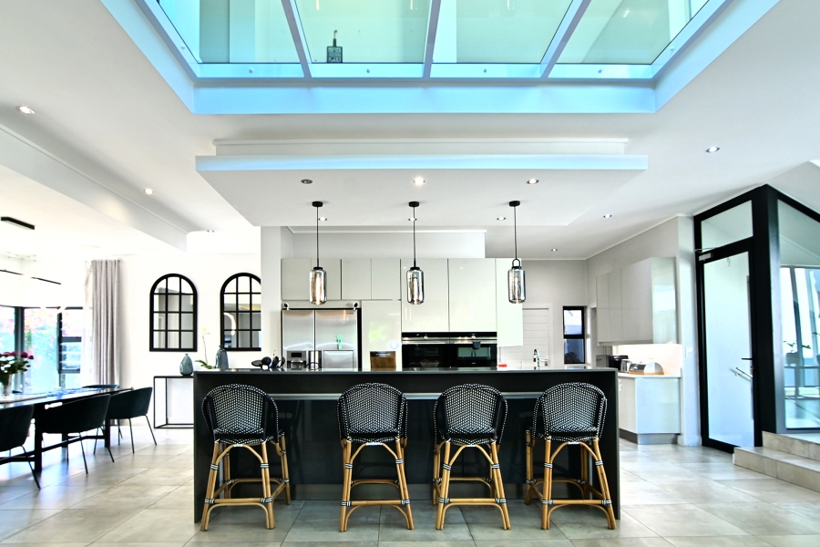 5 Bedroom Property for Sale in Waterfall Country Village Gauteng