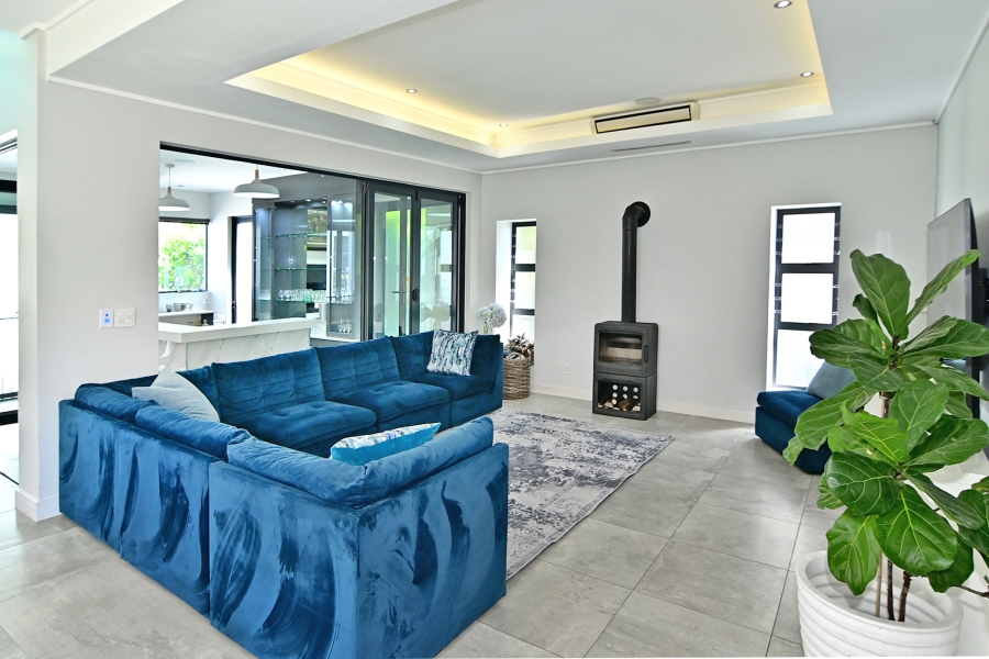 5 Bedroom Property for Sale in Waterfall Country Village Gauteng
