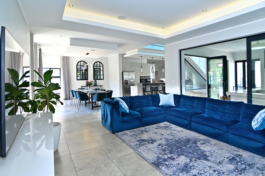 5 Bedroom Property for Sale in Waterfall Country Village Gauteng