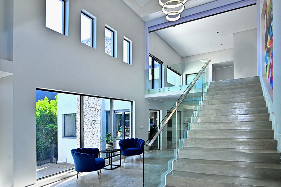 5 Bedroom Property for Sale in Waterfall Country Village Gauteng