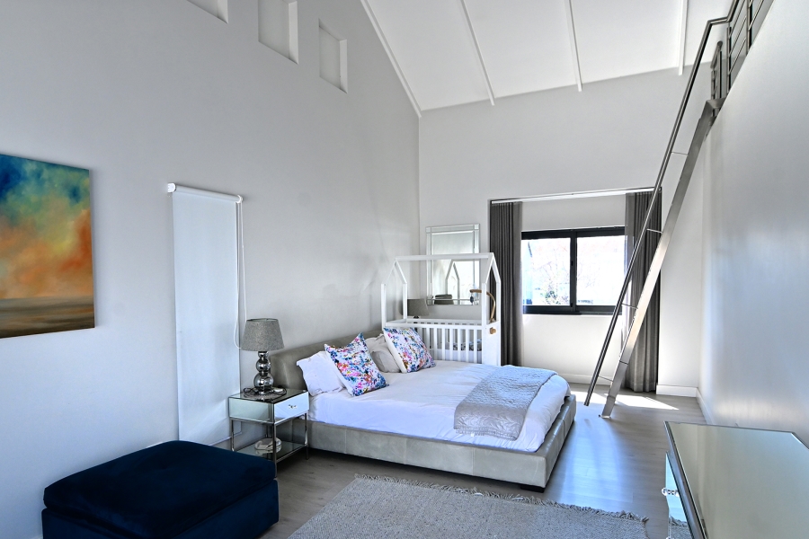 5 Bedroom Property for Sale in Waterfall Country Village Gauteng
