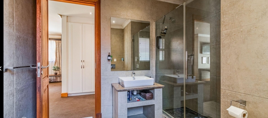 6 Bedroom Property for Sale in Bedfordview Gauteng