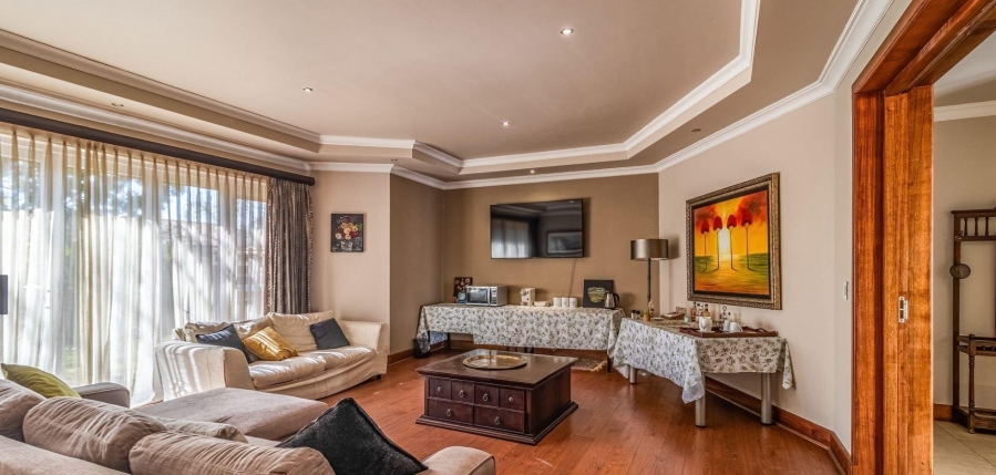6 Bedroom Property for Sale in Bedfordview Gauteng