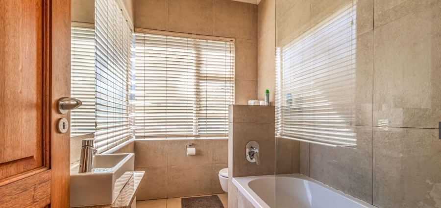 6 Bedroom Property for Sale in Bedfordview Gauteng