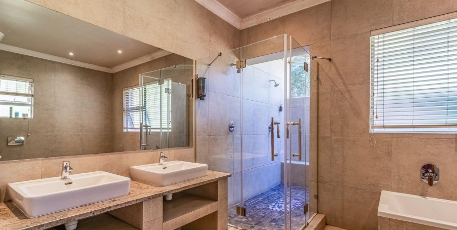 6 Bedroom Property for Sale in Bedfordview Gauteng