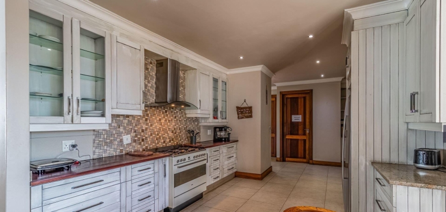 6 Bedroom Property for Sale in Bedfordview Gauteng