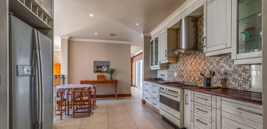 6 Bedroom Property for Sale in Bedfordview Gauteng