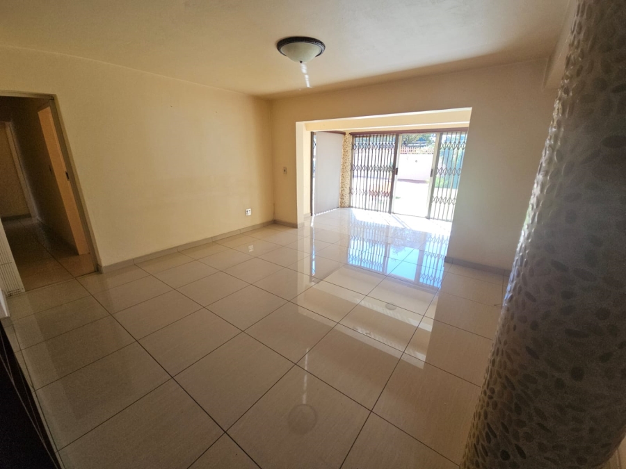 To Let 3 Bedroom Property for Rent in Lambton Gauteng