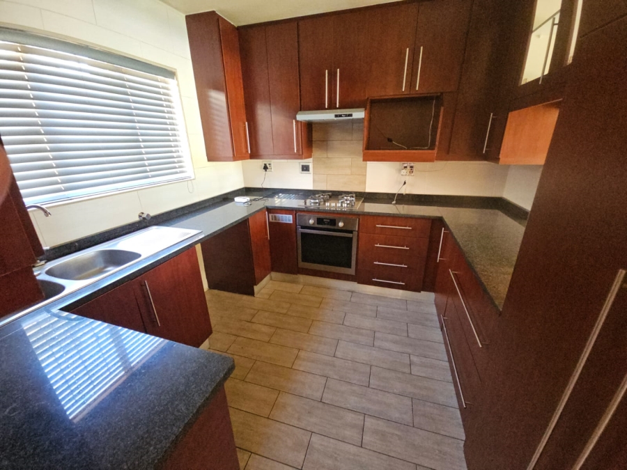 To Let 3 Bedroom Property for Rent in Lambton Gauteng