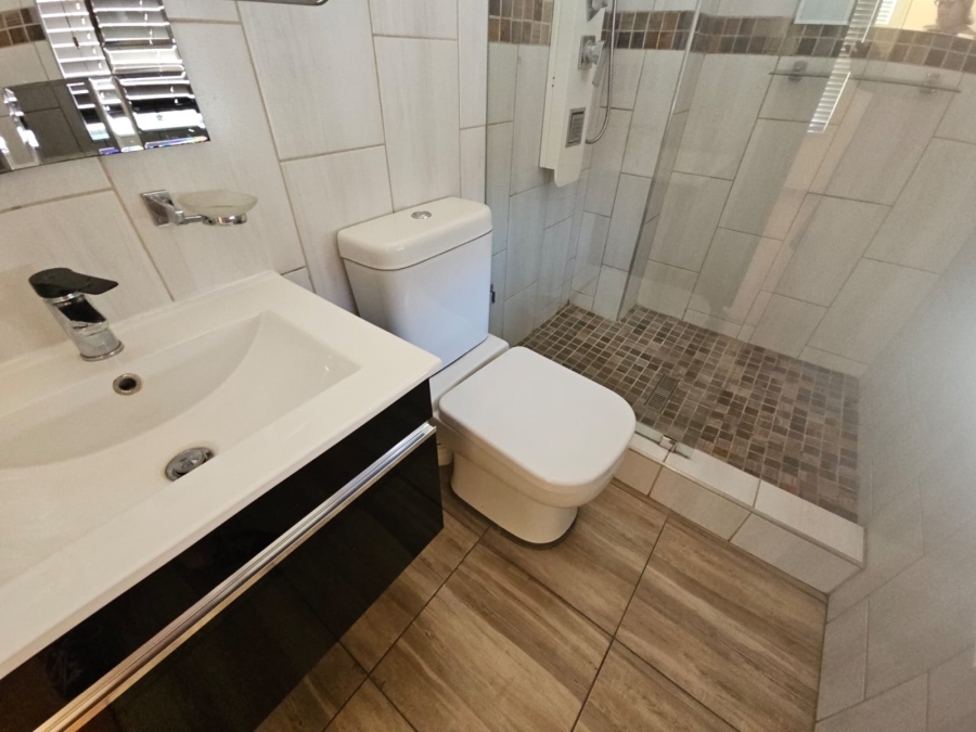 To Let 3 Bedroom Property for Rent in Lambton Gauteng