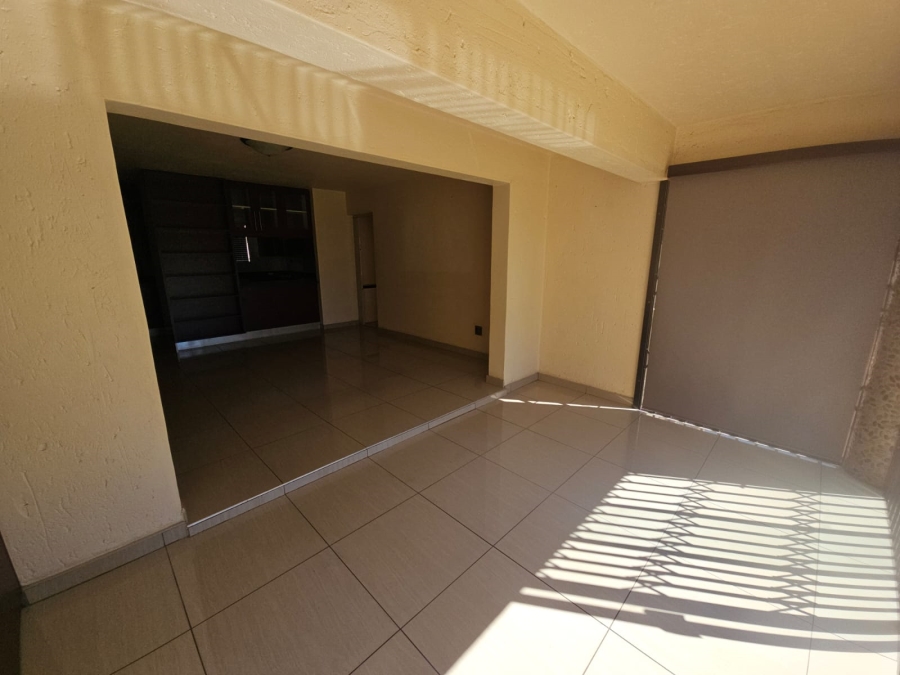 To Let 3 Bedroom Property for Rent in Lambton Gauteng