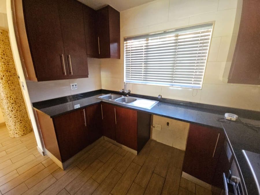 To Let 3 Bedroom Property for Rent in Lambton Gauteng