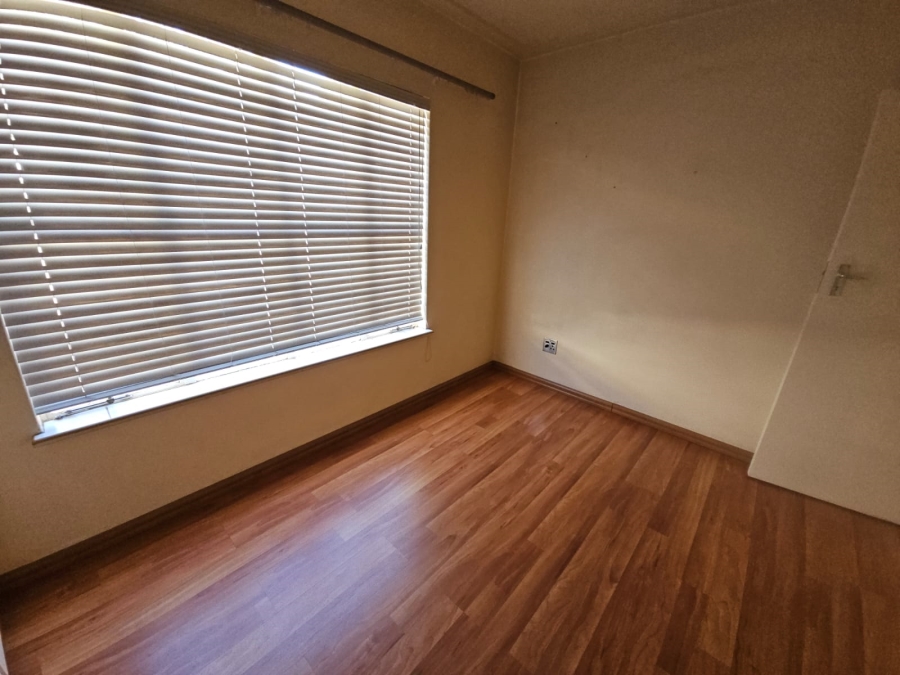 To Let 3 Bedroom Property for Rent in Lambton Gauteng