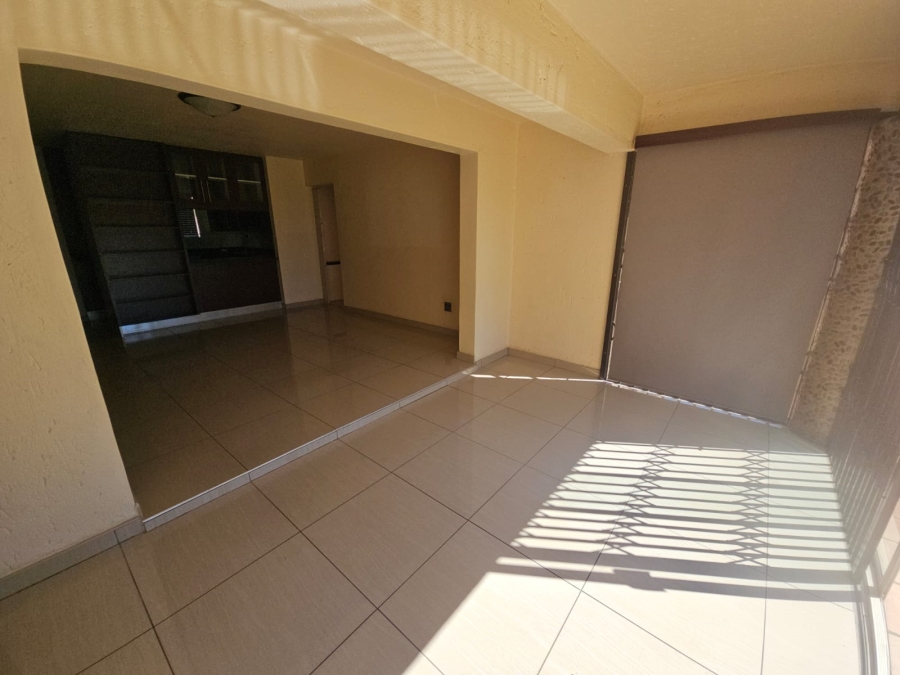 To Let 3 Bedroom Property for Rent in Lambton Gauteng