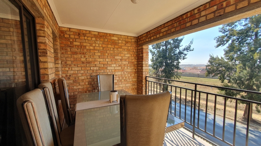 3 Bedroom Property for Sale in Albertsdal Gauteng