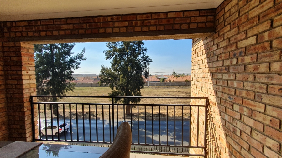 3 Bedroom Property for Sale in Albertsdal Gauteng