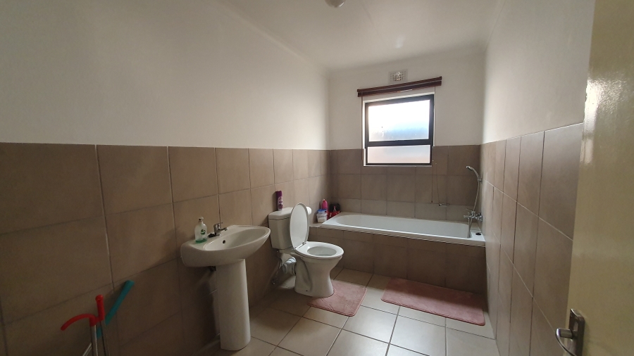 3 Bedroom Property for Sale in Albertsdal Gauteng