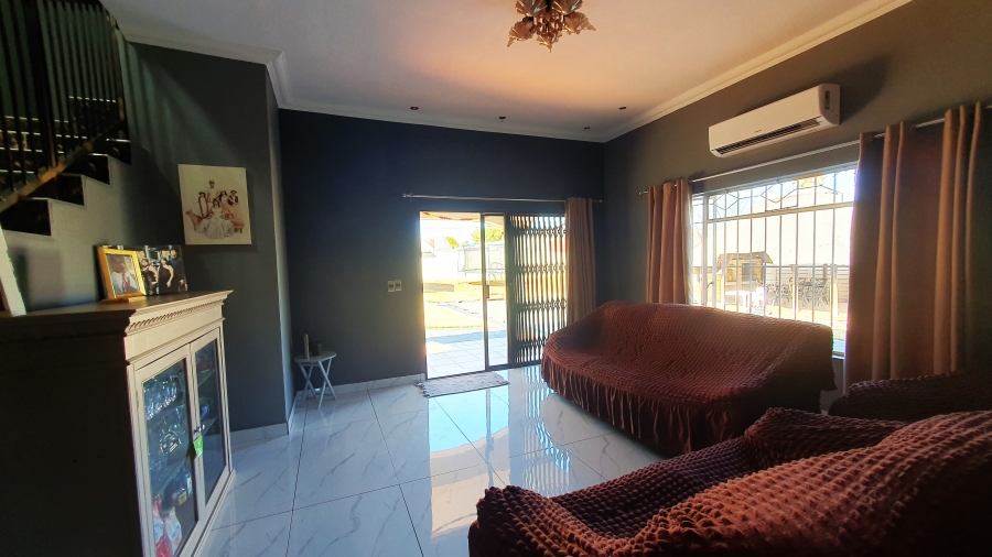 4 Bedroom Property for Sale in Brackendowns Gauteng