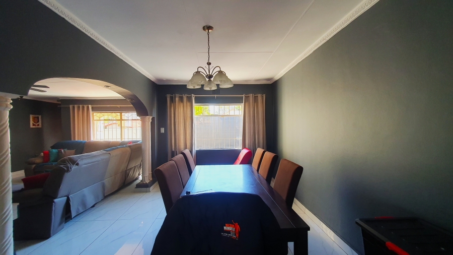 4 Bedroom Property for Sale in Brackendowns Gauteng