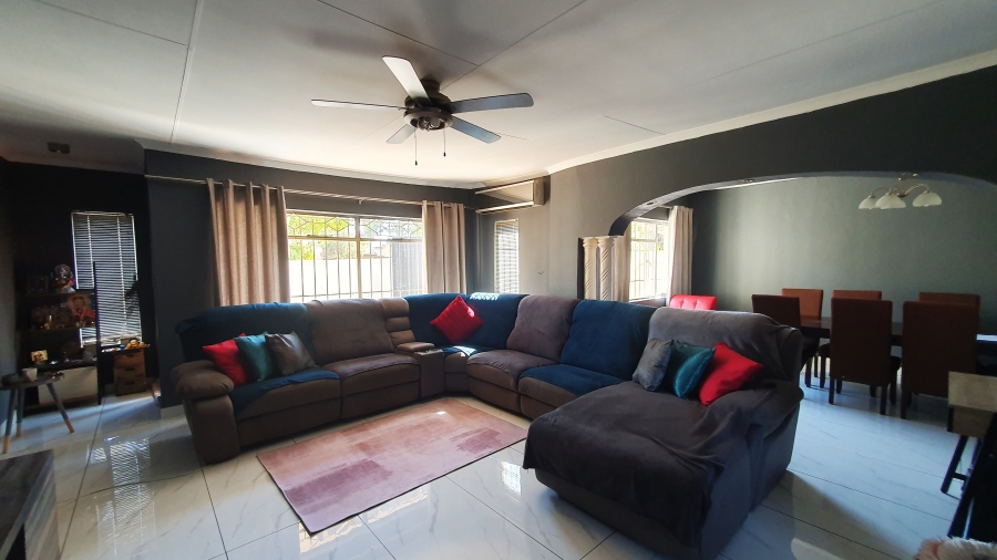 4 Bedroom Property for Sale in Brackendowns Gauteng