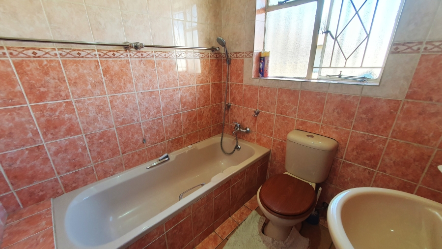 4 Bedroom Property for Sale in Brackendowns Gauteng