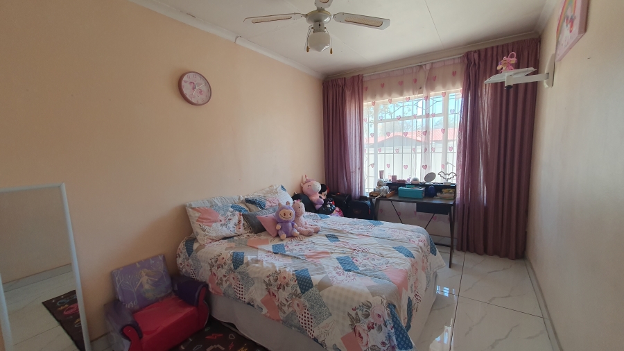 4 Bedroom Property for Sale in Brackendowns Gauteng