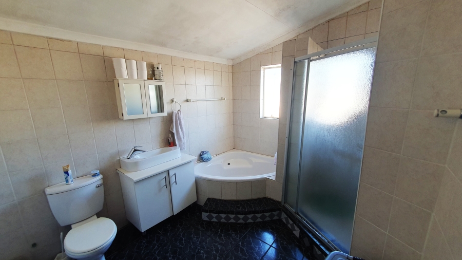 4 Bedroom Property for Sale in Brackendowns Gauteng
