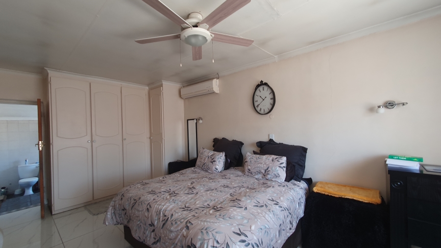 4 Bedroom Property for Sale in Brackendowns Gauteng