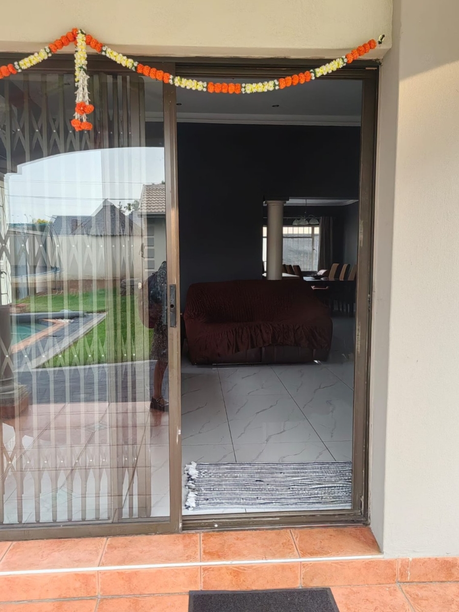 4 Bedroom Property for Sale in Brackendowns Gauteng