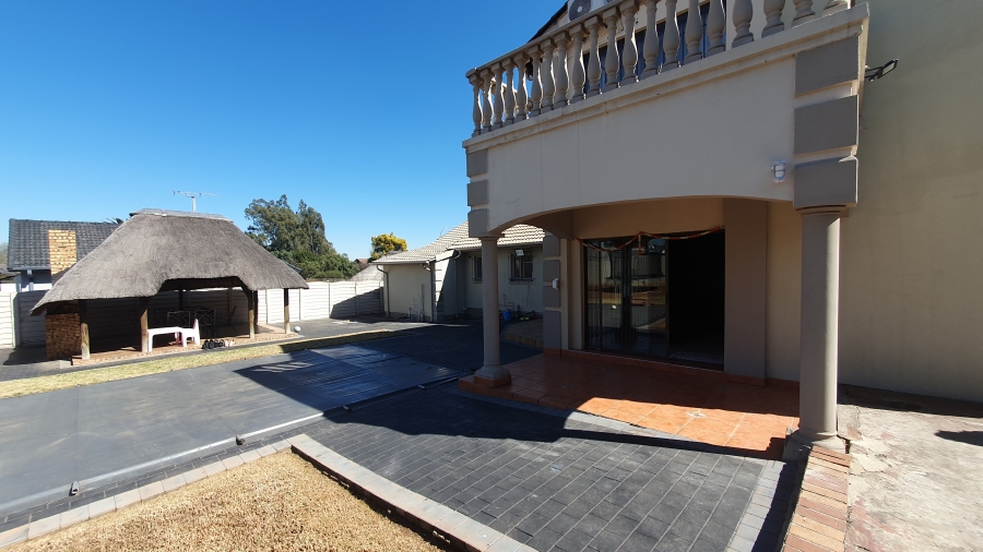 4 Bedroom Property for Sale in Brackendowns Gauteng