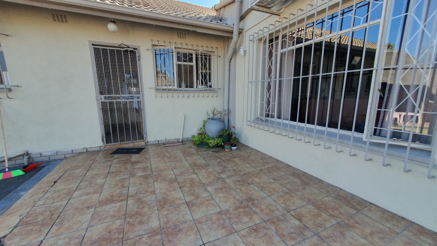 4 Bedroom Property for Sale in Brackendowns Gauteng