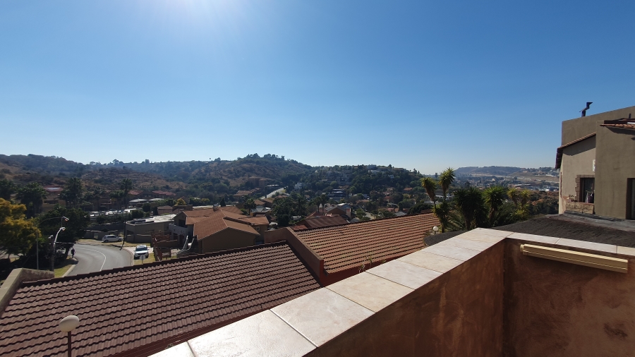 2 Bedroom Property for Sale in Oakdene Gauteng