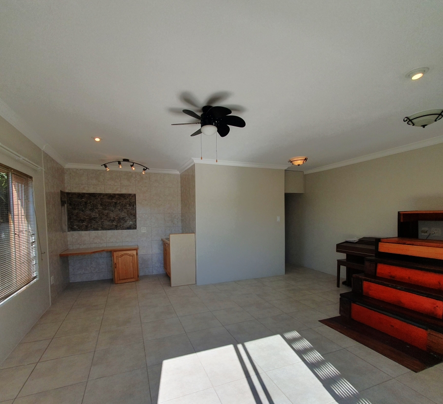 2 Bedroom Property for Sale in Oakdene Gauteng