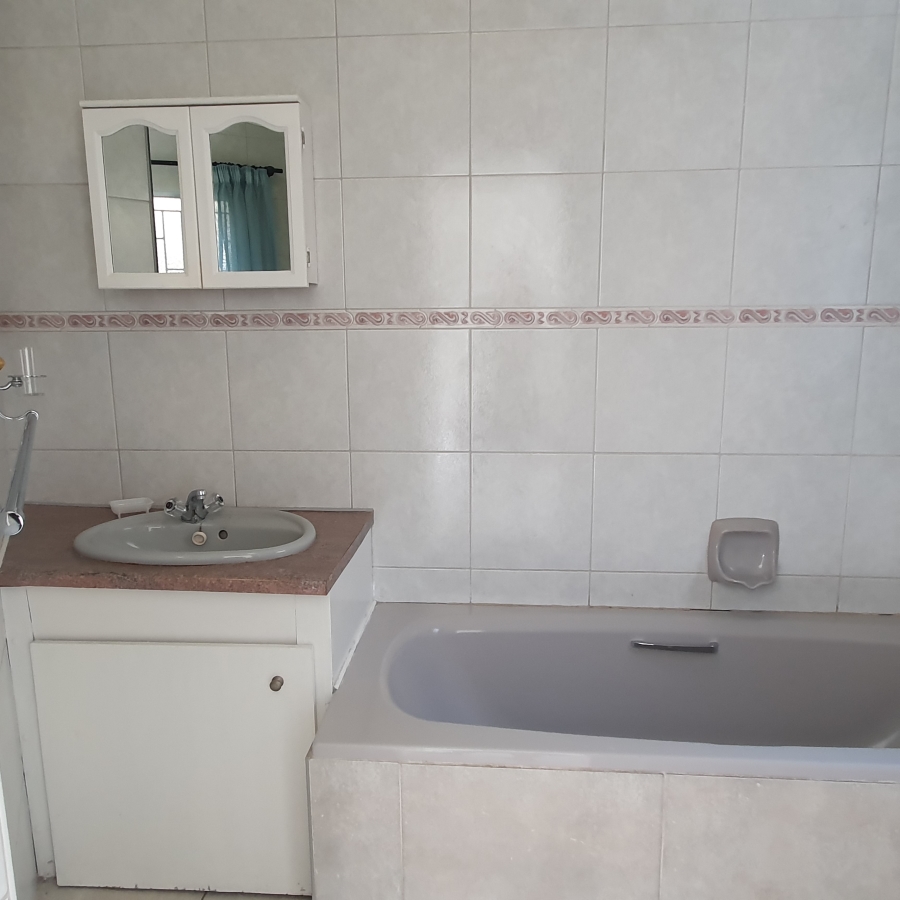 2 Bedroom Property for Sale in Oakdene Gauteng
