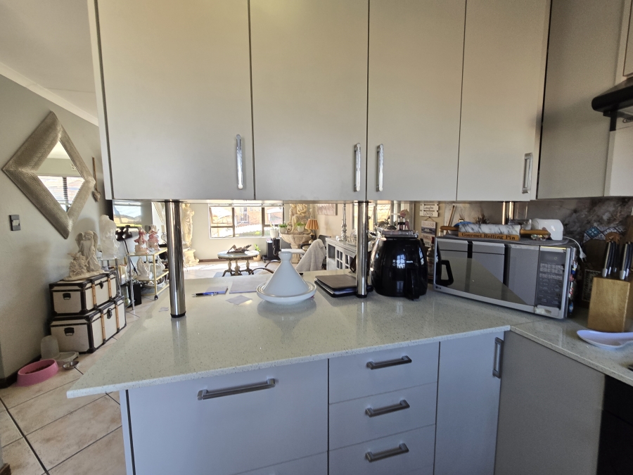 3 Bedroom Property for Sale in South Crest Gauteng